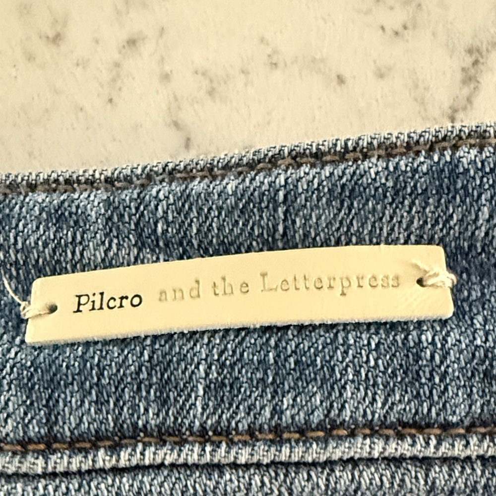 Floral Embroidered Blue Jeans by Pilcro size 28 - Picture 7 of 7